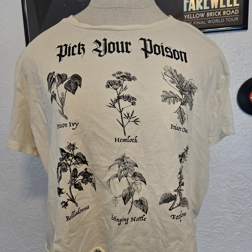 Hot Topic Cream 'Pick Your Poison' Graphic Crop Top Tee